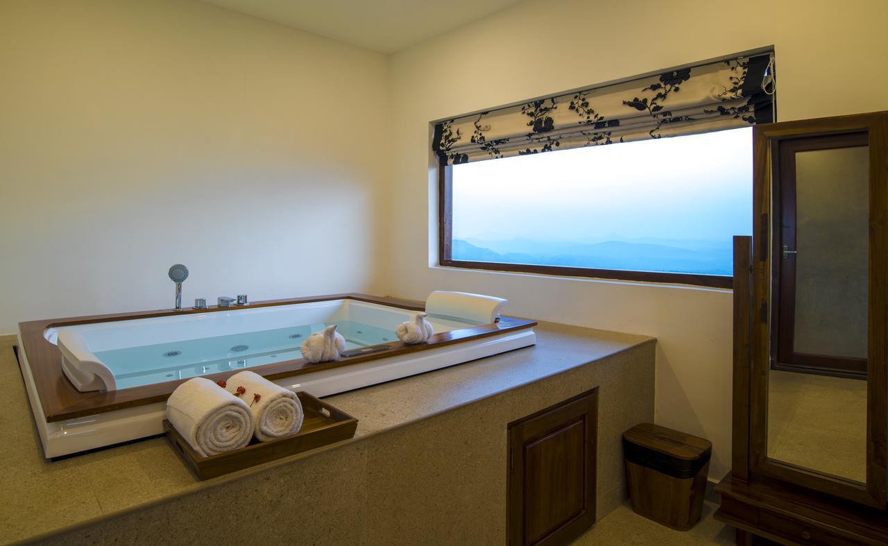 Olive Golden Ridge Resort Chinnakanal Exterior foto